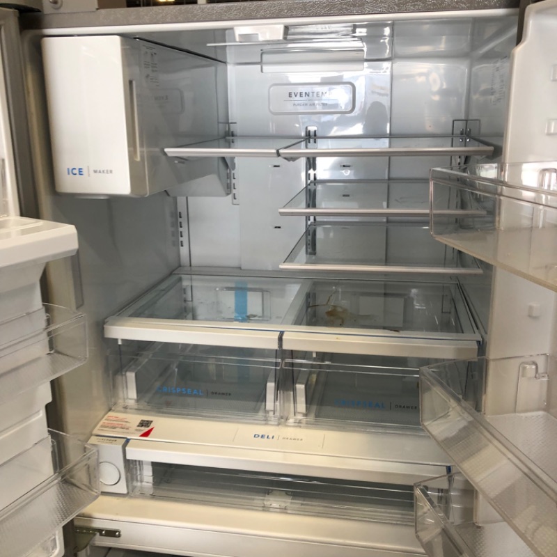 Photo 7 of Frigidaire 27.8-cu ft French Door Refrigerator with Ice Maker (Fingerprint Resistant Stainless Steel) ENERGY STAR