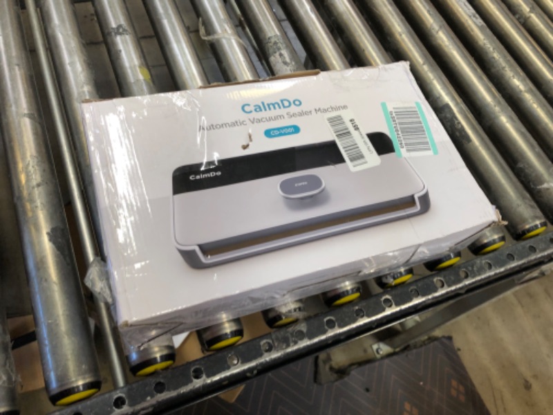 Photo 1 of Automatic vacuum sealer machine 