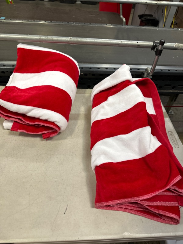 Photo 1 of 2Pack Large Bath towels Stripped Red/White 