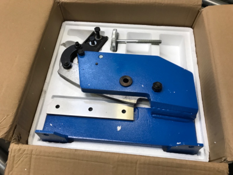 Photo 2 of VEVOR Hand Plate Shear 8", Manual Metal Cutter Cutting Thickness1/4 Inch Thick Max, Metal Steel Frame Snip Machine Benchtop 7/16 Inch Rod, for Shear Carbon Steel Plates and Bars , Blue 8inch
MISSING LEVER
OPEN BOX ITEM 