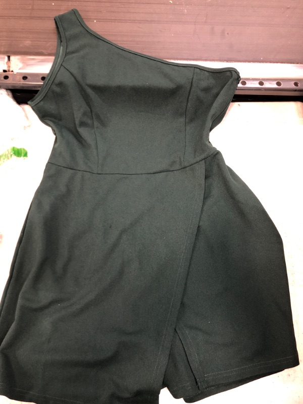 Photo 2 of GREEN ONE SHOULDER ROMPER SIZE L