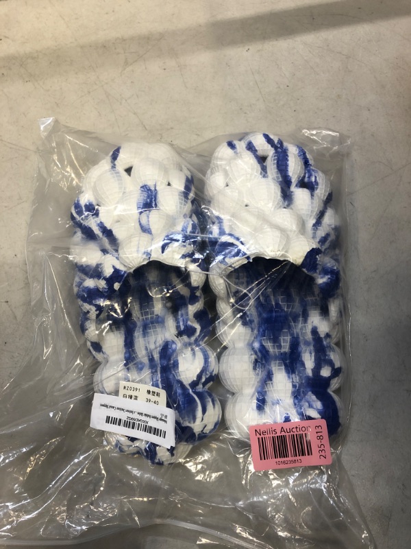 Photo 1 of massage bubble slippers size m/l 