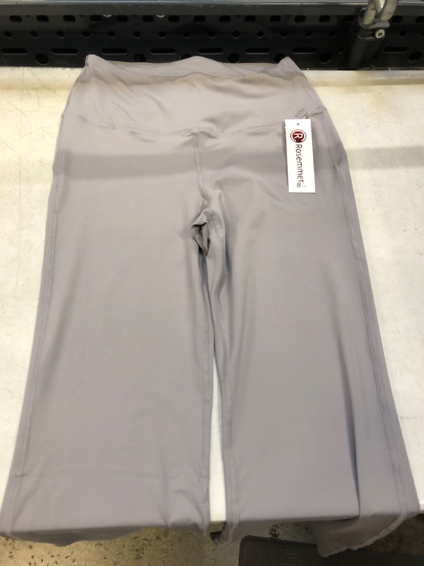 Photo 1 of SIZE - MEDIUM WOMENS EXERCISE SPANDEX LEGGINGS 
