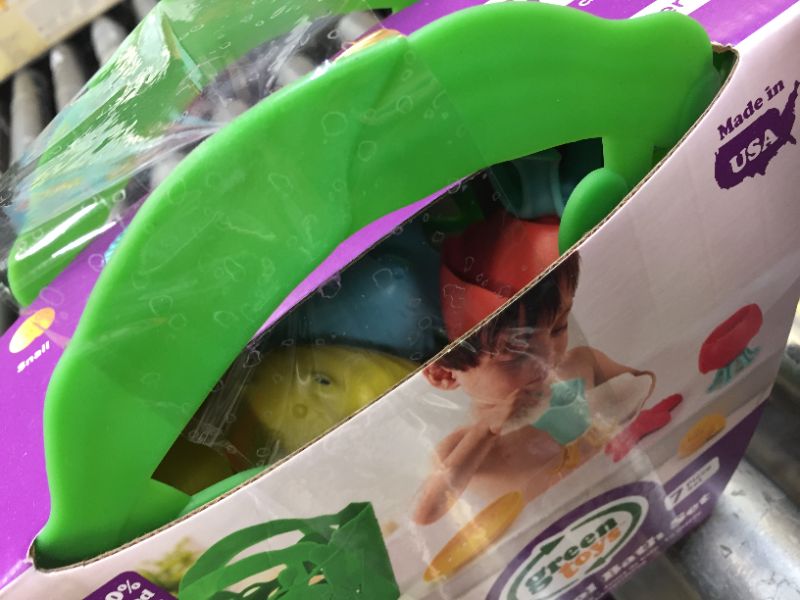 Photo 2 of Green Toys Tide Pool Bath Set - 7 Piece Pretend Play, Motor Skills, Kids Bath Toy Floating Pouring Shells with Storage Bag. No BPA, phthalates, PVC. Dishwasher Safe, Recycled Plastic, Made in USA.