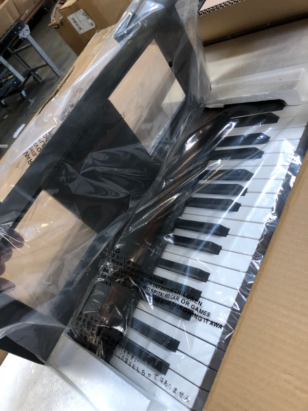 Photo 3 of Starfavor SP-150W Digital Piano,88 Key Weighted Keyboard with Hammer Action,2x30W Speakers,200 Rhythms,238 Tones, Electric Piano Keyboard 88 Keys with Triple Pedal, Wood Grain Pattern, MIDI/USB
