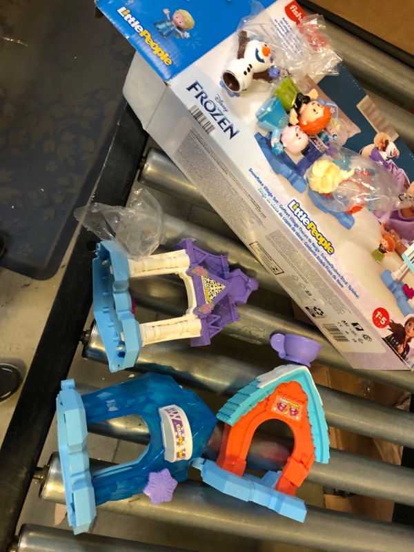 Photo 2 of Fisher-Price Disney Frozen Snowflake Village Set Little People, 3 Connecting playsets with Anna, Elsa and Olaf Characters for Toddlers and Kids