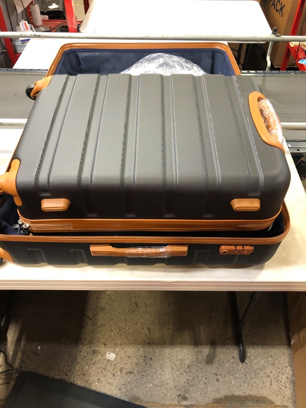 Photo 2 of 4 PC LUGGAGE SET 