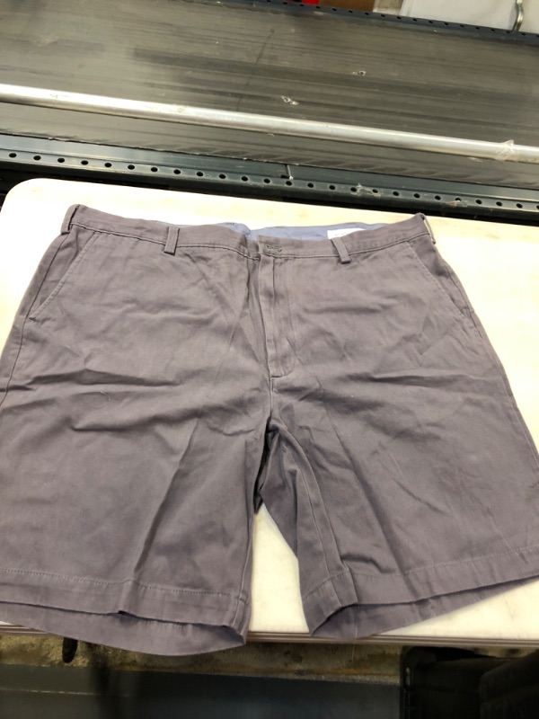 Photo 1 of  MEN GREY SHORTS SIZE 42