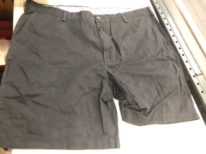 Photo 2 of Amazon Essentials Men's Classic-Fit 9" Short 42