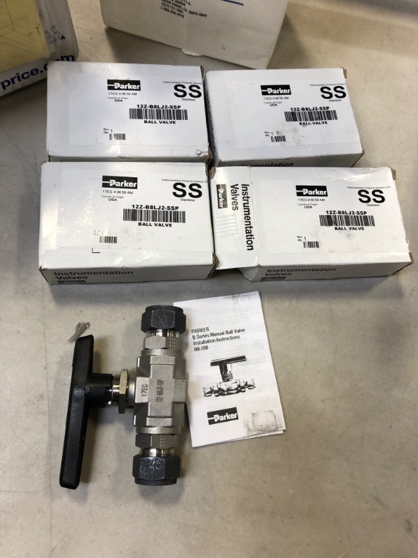 Photo 2 of 12Z-B8LJ2-SSP-ST Parker Two Way B-Series Ball Valve
