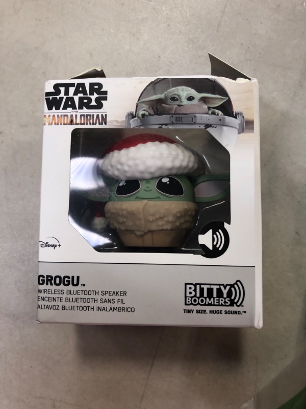 Photo 2 of Bitty Boomers Star Wars The Mandalorian: Grogu with Santa Hat - Mini Bluetooth Speaker
BOX DAMAGE