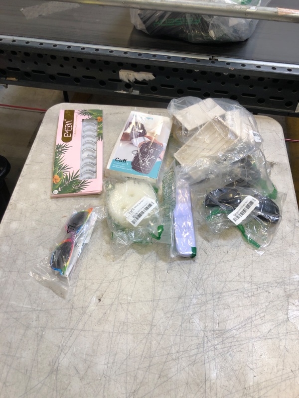 Photo 1 of 7pc bag of miscellaneous items