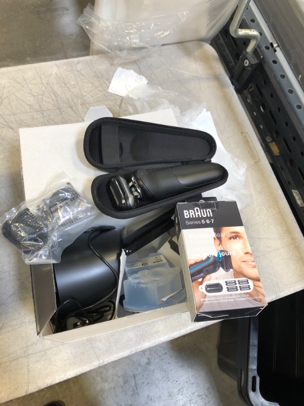 Photo 2 of Braun Electric Razor for Men, Series 7 7085cc 360 Flex Head Electric Shaver with Beard Trimmer, Rechargeable, Wet & Dry, 4in1 SmartCare Center and Travel Case