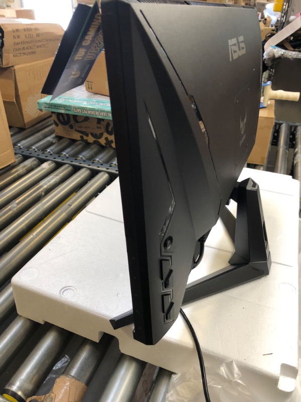 Photo 1 of ASUS TUF Gaming VG289Q1A 28” Monitor, 4K UHD (3840 x 2160), IPS, Adaptive-Sync/ FreeSync, Eye Care, DisplayPort HDMI, DCI-P3 HDR 10, Shadow Boost, Black 28" IPS 4K HDR