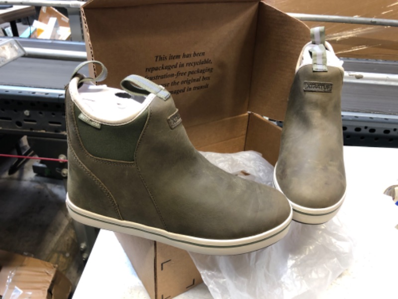 Photo 2 of Womens Xtratuf Leather Ankle Deck Boot Green 12 D (M)
8.5