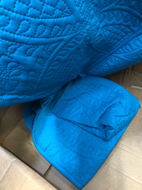 Photo 1 of Mezzati Bedspread Coverlet Set Stunning Blue – Prestige Collection - Comforter Bedding Cover – Brushed Microfiber Bedding 3-Piece Quilt Set (King/Cal King