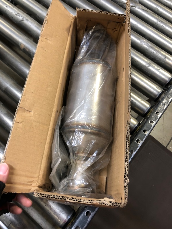 Photo 2 of Aumzong Catalytic Converter Compatible with 1999-2004 Honda Odyssey 3.5L 1998-2002 Honda Accord 3.0L 2001-2003 Acura CL TL 3.2L (EPA Compliant)