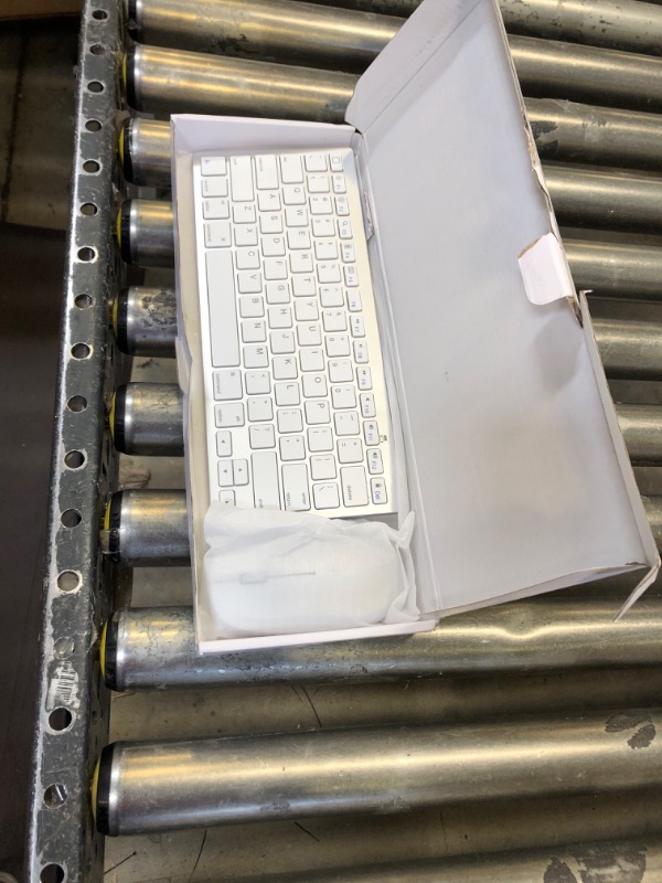 Photo 2 of Wireless Keyboard and Mouse for iPad (iPadOS 13 and Above)