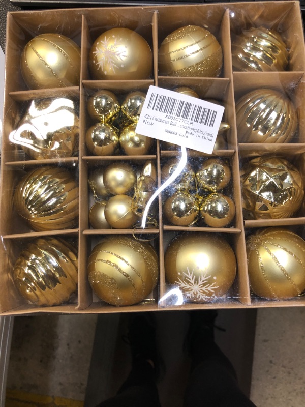 Photo 1 of  42 Christmas Ball Ornaments, Big and Small Shatterproof Baubles Hanging Ornaments for Xmas Tree Home Garden Decoration (Gold)