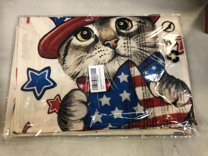 Photo 1 of 4TH OF JULY TABLE RUNNER 13" X 72"---CAT