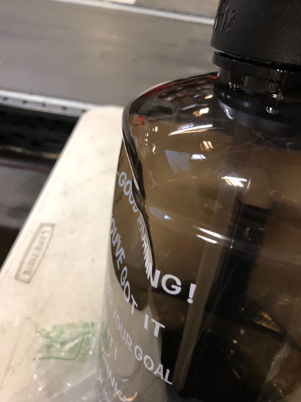 Photo 2 of 1 GALLON WATER BOTTLE BLACK
MINOIR DAMAGE - SMALL DENT 