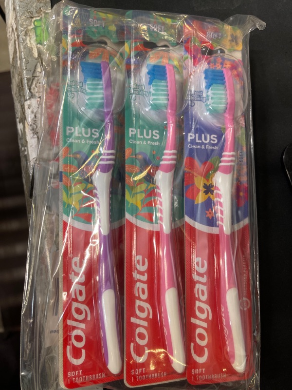 Photo 2 of 6PC COLGATE CLEAN & FRESH SOFT MANUAL TOOTHBRUSH * RANDOM COLORS* 