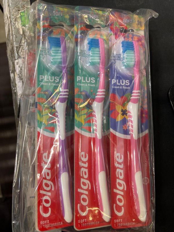 Photo 1 of 6PC COLGATE CLEAN & FRESH SOFT MANUAL TOOTHBRUSH * RANDOM COLORS* 