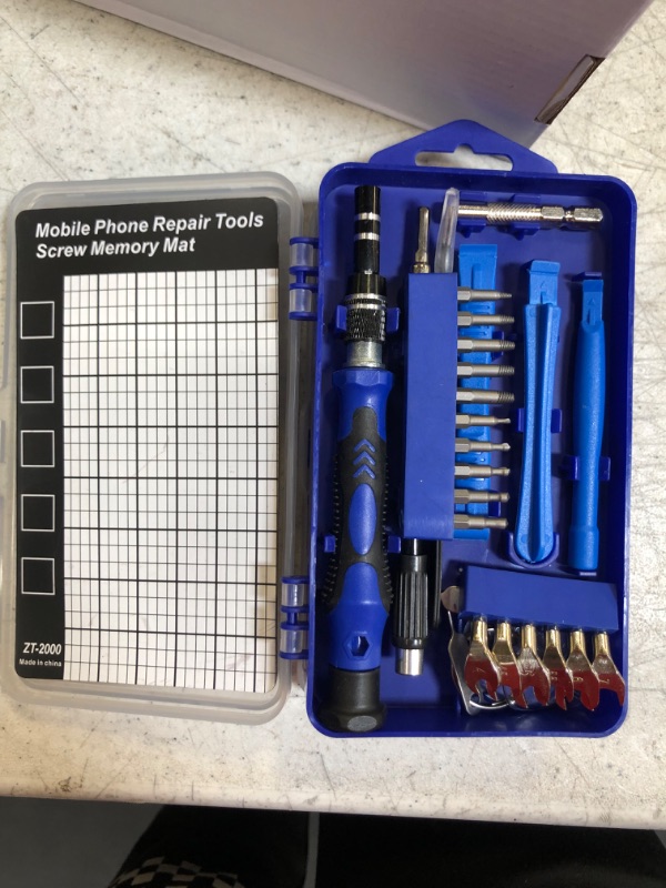 Photo 2 of 135PCS Screwdriver Bit Set 