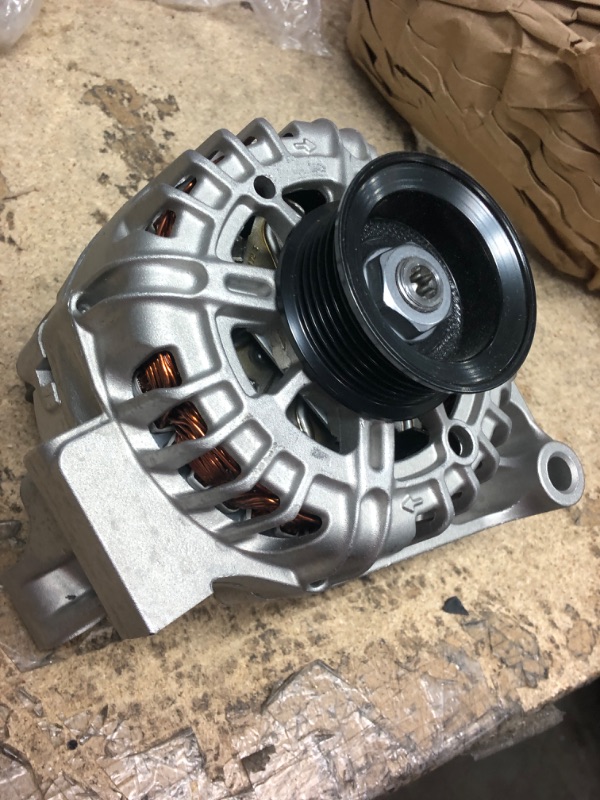 Photo 2 of ACDelco 25922329 Alternator