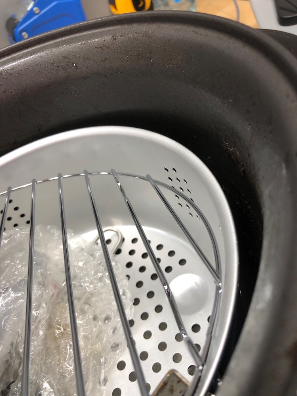 Photo 5 of * used and dirty *
Continental Electric CP43279 5 Liter Deep Fryer Stainless Steel, Silver

