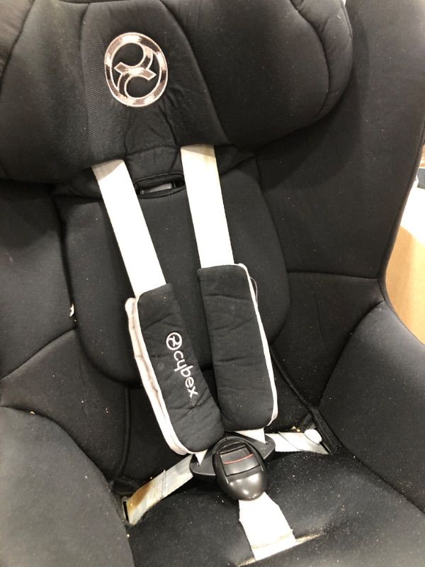 Photo 3 of cybex car seat