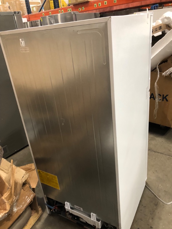 Photo 3 of Midea Garage Ready 13.8-cu ft Frost-free Convertible Upright Freezer/Refrigerator (White)