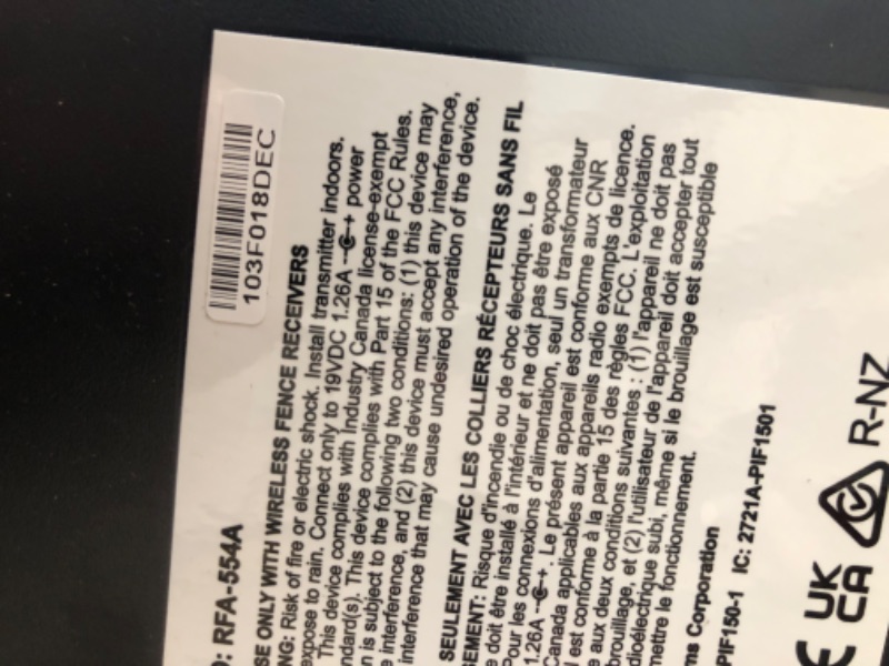 Photo 3 of **MISSING FLAGS** PetSafe Stay & Play Wireless Pet Fence & Replaceable Battery Collar - Circular Boundary Secures up to 3/4 Acre Yard, No-Dig, America's Safest Wireless Fence From Parent Company INVISIBLE FENCE Brand
