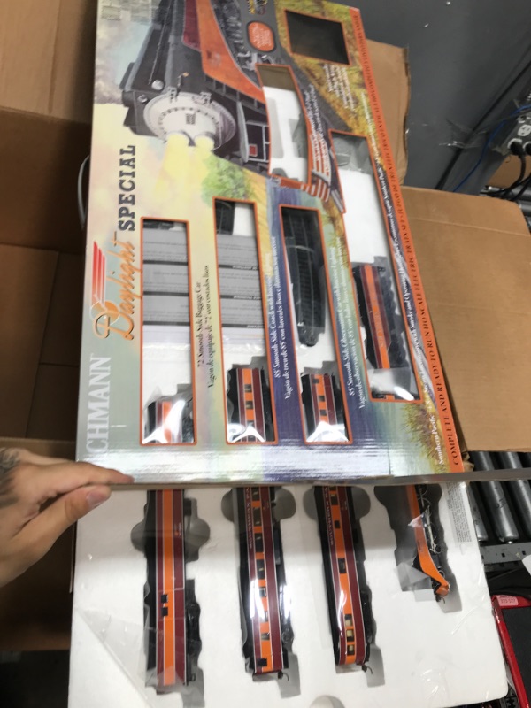 Photo 1 of Bachmann Trains - Daylight Special - Ready to Run Electric Train Set - HO Scale 0.5 Liters
