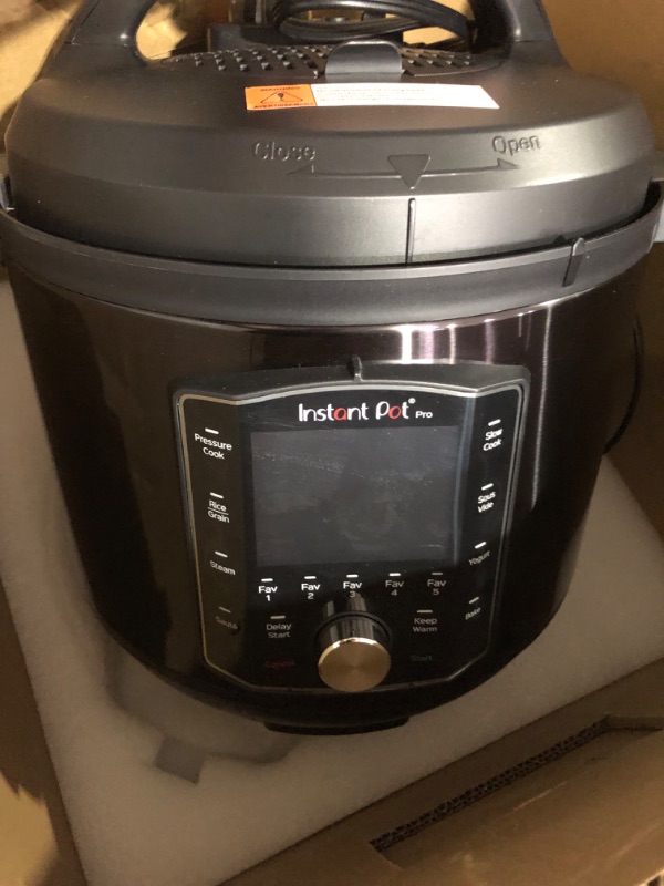 Photo 6 of ***USED AND DIRTY - SEE PICTURES***
Instant Pot Pro 10-in-1 Pressure Cooker