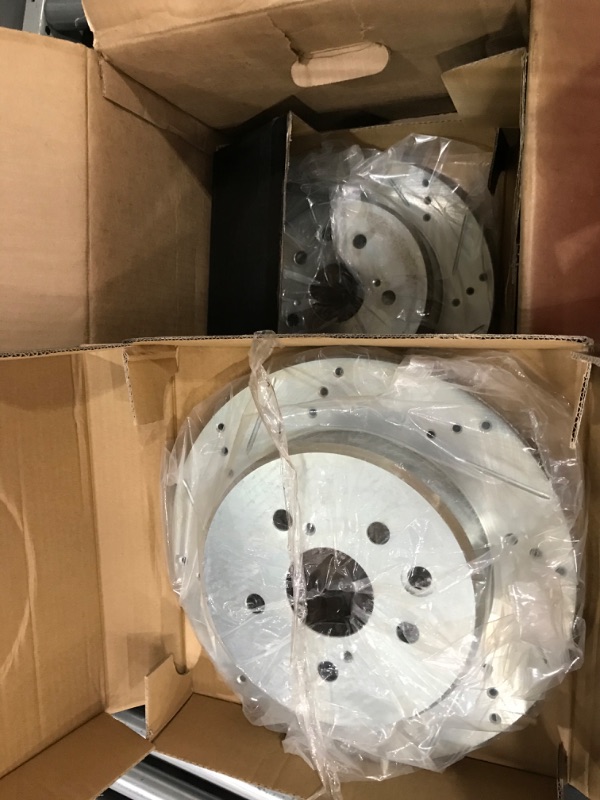 Photo 4 of R1 Concepts Rear Brakes and Rotors Kit |Rear Brake Pads| Brake Rotors and Pads| Ceramic Brake Pads and Rotors |fits Lexus GS200t, GS300, GS350, GS450h, IS200t, IS300, IS350, RC200t, RC300, RC350