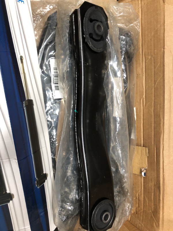 Photo 1 of Detroit Axle - Front Upper And Lower Control Arms Replacement for 1999-2004 Jeep Grand Cherokee - 4pc Set