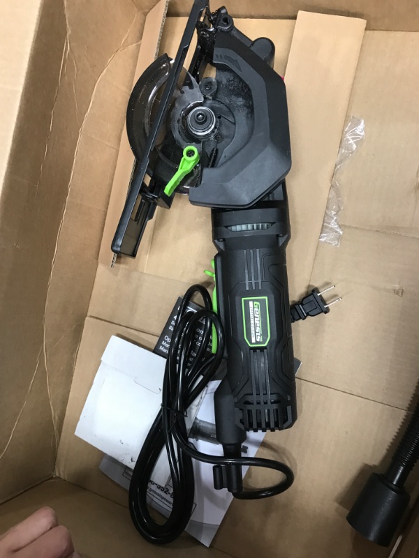 Photo 6 of **USED**
Genesis GCS445SE 4.0 Amp 4-1/2" Compact Circular Saw with 24T Carbide-Tipped Blade, Rip Guide, Vacuum Adapter, and Blade Wrench