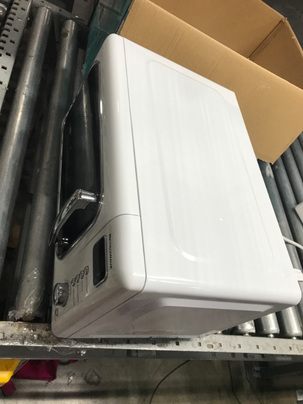 Photo 1 of **USED**
Nostalgia Retro Compact Countertop Microwave Oven 0.7 Cu. Ft. 700-Watts with LED Digital Display, Child Lock, Easy Clean Interior, White