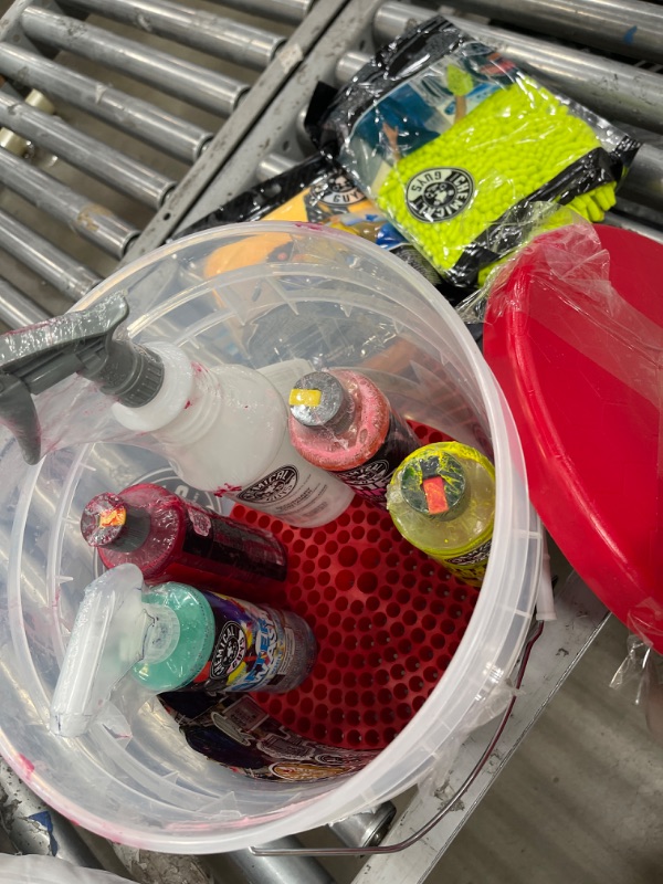 Photo 2 of Chemical Guys HOL121 Best Car Wash Bucket Kit, (Safe for Cars, Trucks, SUVs, RVs & More) 11 Items