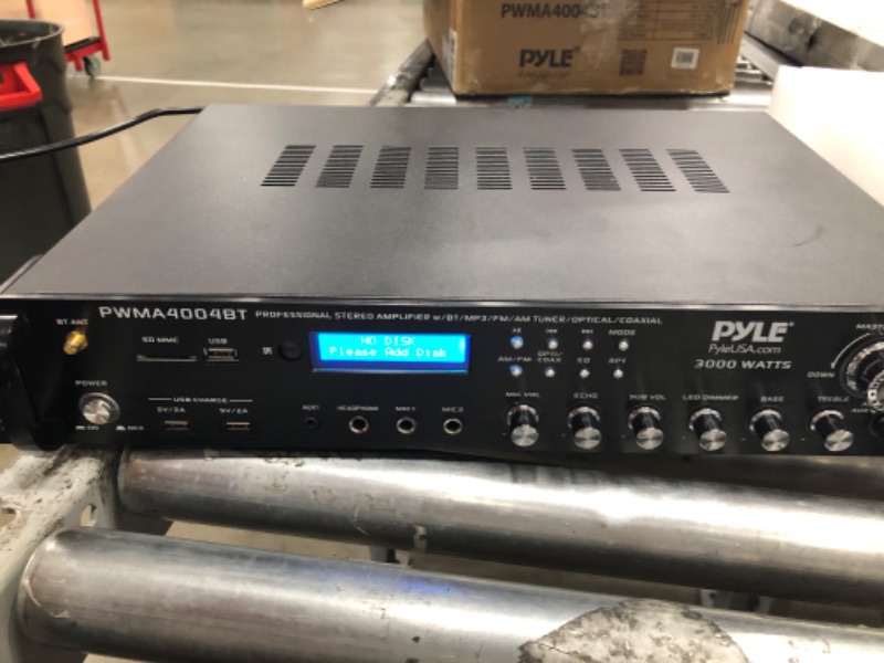 Photo 5 of Pyle Bluetooth Multi-Channel Hybrid Pre-Amplifier System - 3000W Home Audio Rack Mount Stereo Power Amplifier Receiver w/ Radio, USB, UHF, Dual Wireless Karaoke mic, Speaker Sound System -PWMA4004BT