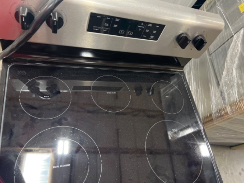 Photo 8 of Whirlpool 30-in Smooth Surface 5 Elements 5.3-cu ft Steam Cleaning Freestanding Electric Range 