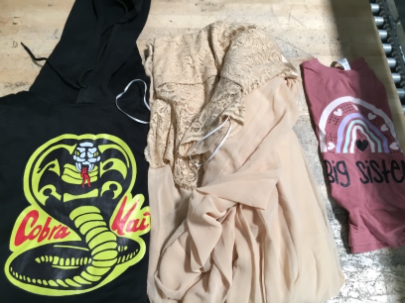 Photo 1 of bundle of assorted clothing L, 3T, M