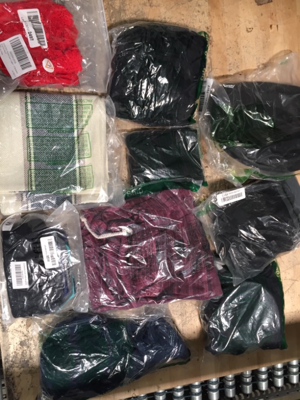 Photo 1 of 10 piece Bundle of assorted clothing