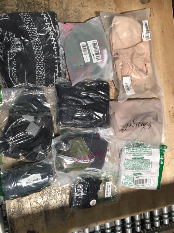 Photo 1 of 10 piece bundle of assorted clothing