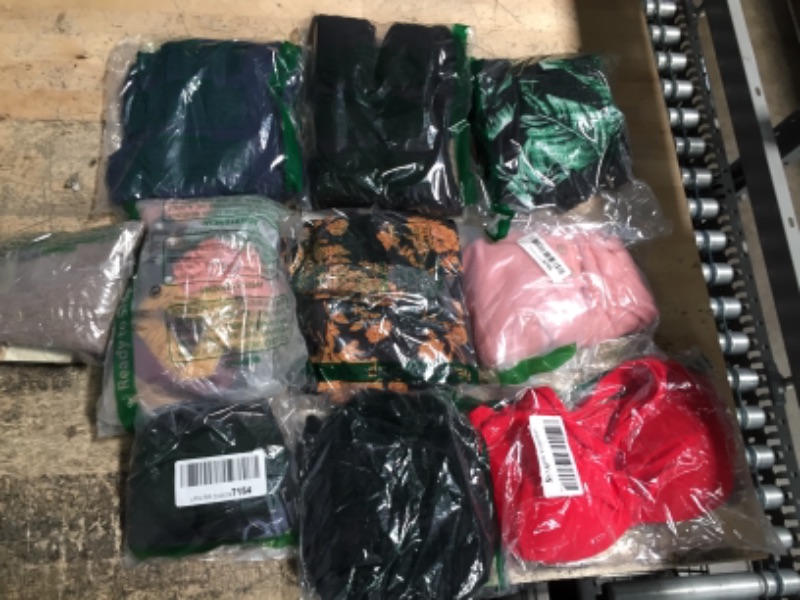 Photo 1 of 10 piece bundle of assorted clothing