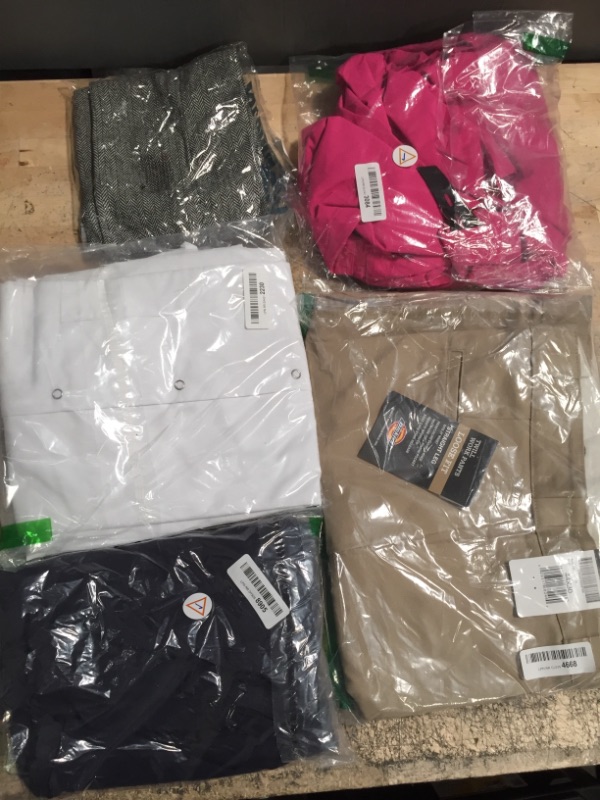 Photo 1 of 5 piece bundle of assorted clothing