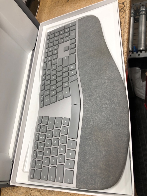 Photo 2 of Microsoft Surface Ergonomic Kybrd SC Bluetooth English US Hdwr Gray