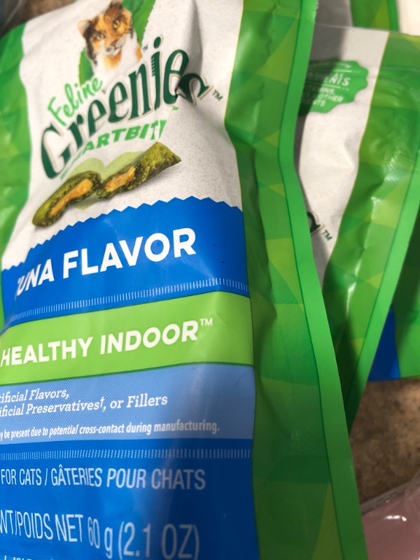 Photo 1 of 3 Feline Greenies Smartbites Healthy Indoor Natural Treats For Cats, Tuna Flavor, 2.1 Oz. Pouch  exp 7/23