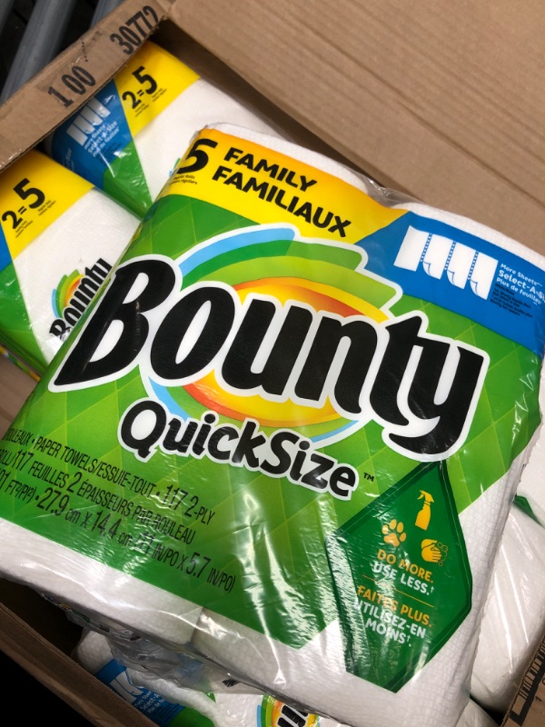 Photo 3 of Bounty Quick-Size Paper Towels, White, 12 Family Rolls = 30 Regular Rolls (Packaging May Vary)